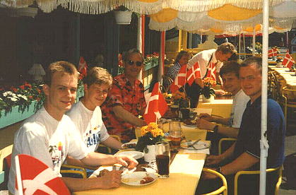 til frokostbord på DYREHAVSBAKKEN