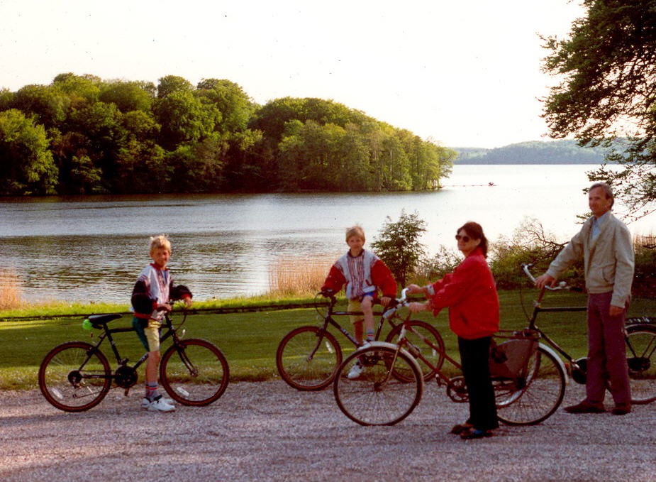 Ved Nsseslottet, Furesen, Holte