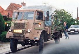 Studenterhold 2, 'fars gamle' militrbil